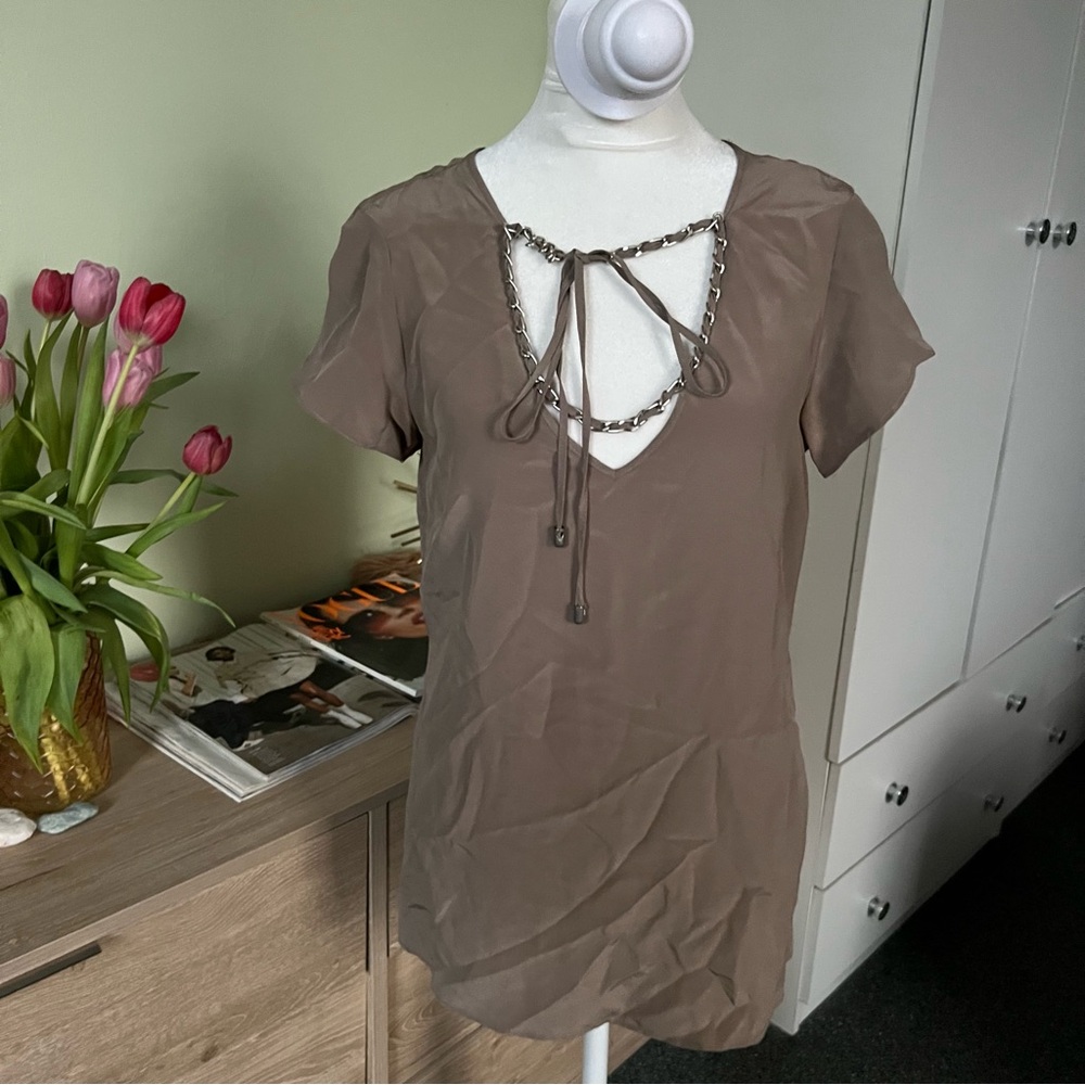 Vintage 100% Silk Y2K Taupe Lace Chain Tie-Up Peep Hole Silk Short Sleeve Blouse - Picture 4 of 16